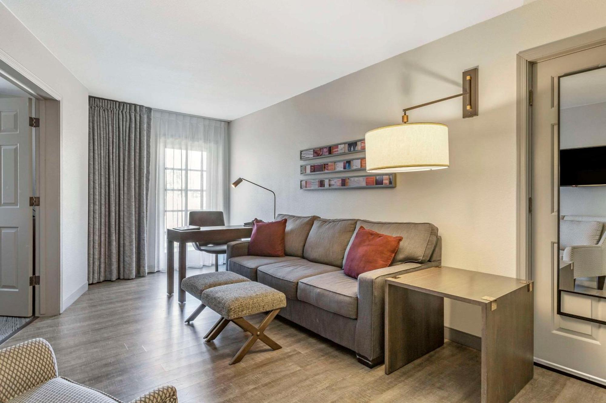 Windmill Suites Surprise - Phoenix, Ascend Hotel Collection Extérieur photo