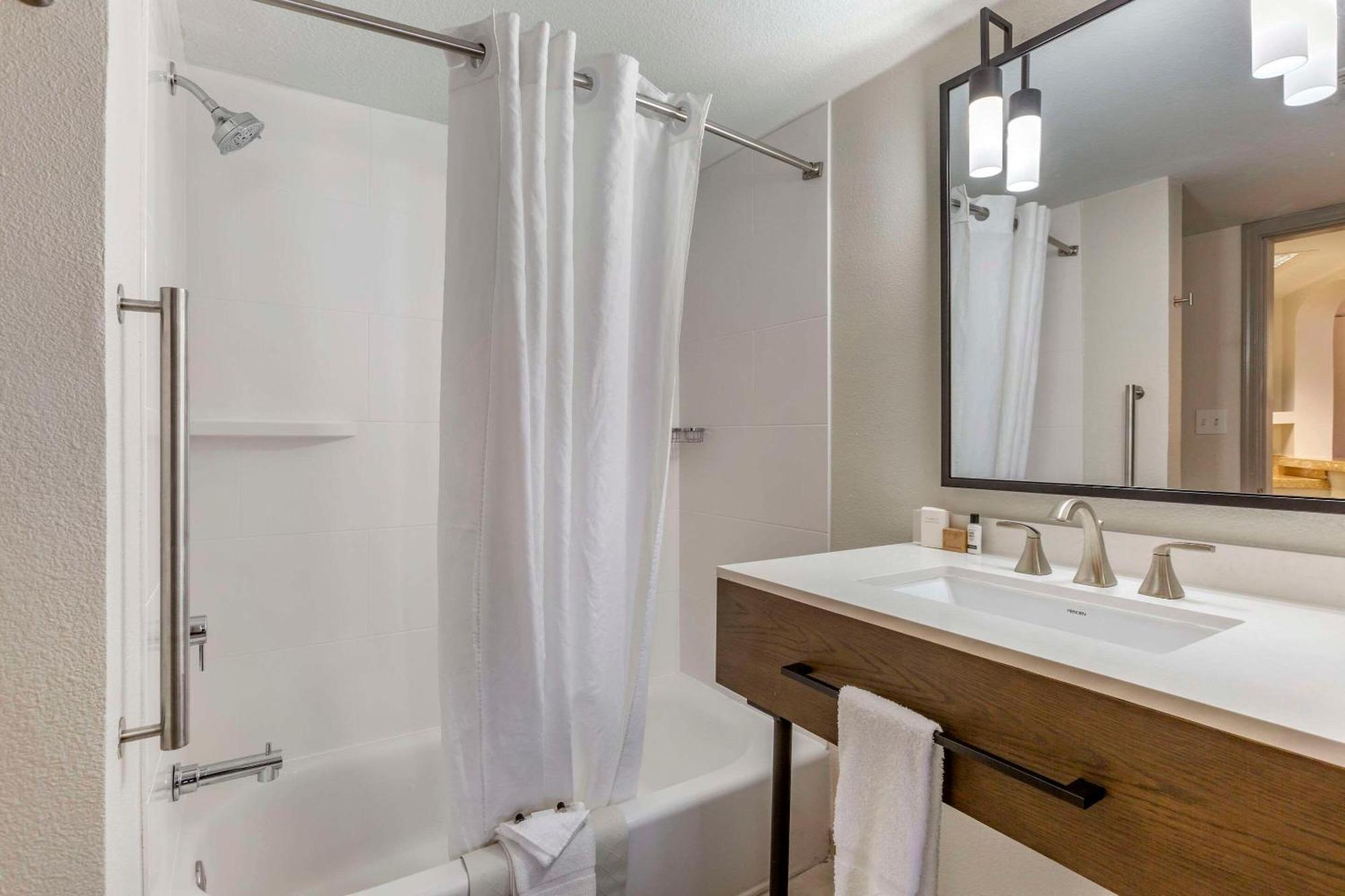 Windmill Suites Surprise - Phoenix, Ascend Hotel Collection Extérieur photo